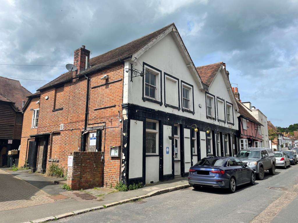 Lot: 44 - FORMER PUBLIC HOUSE WITH POTENTIAL -